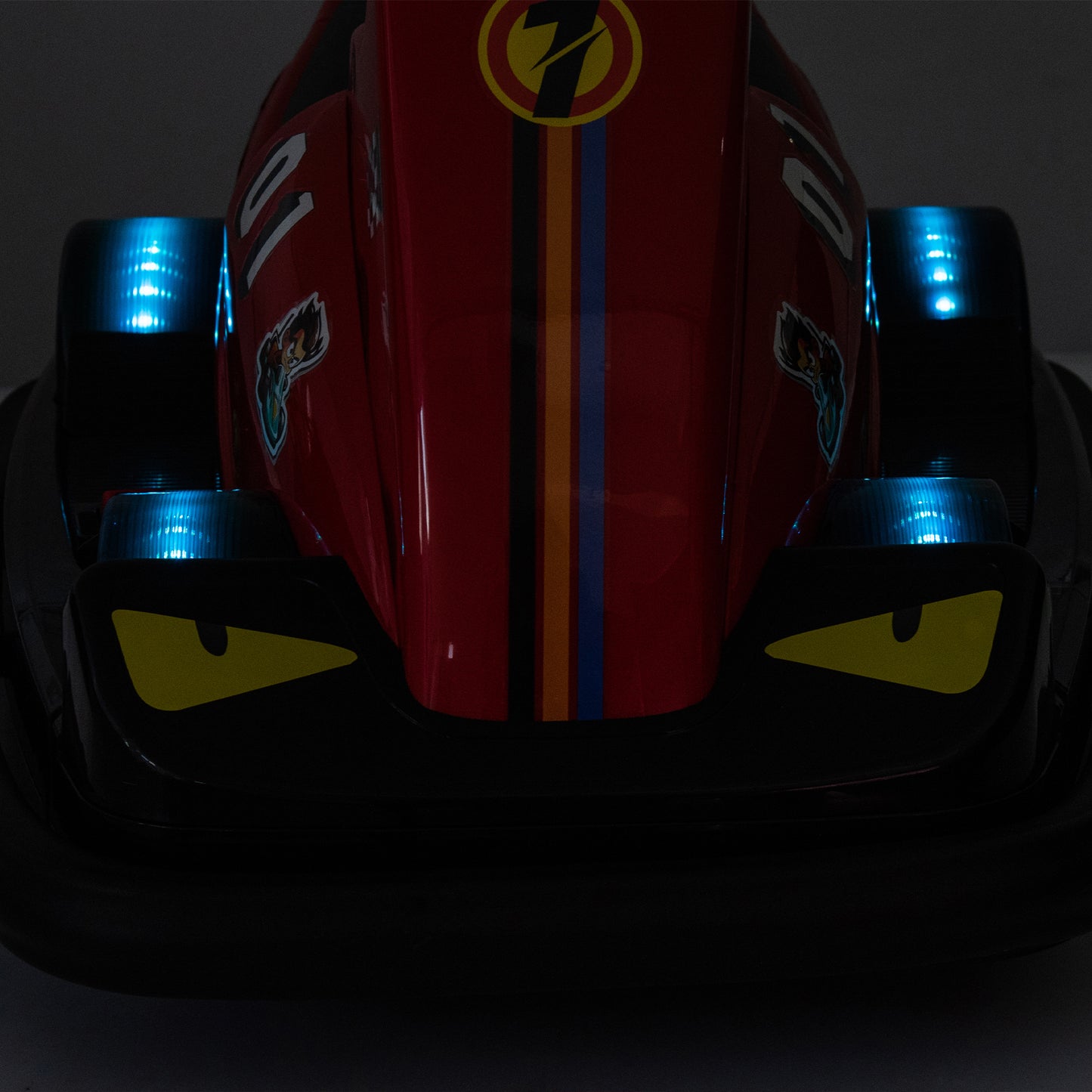 12V Kids Ride On Motor Bumper Car,integrating system,Rotate 360 degrees in place,Collision triggers sound effects and lights,Four-wheel waterfall light,Cute appearance design for kids aged 3-5.