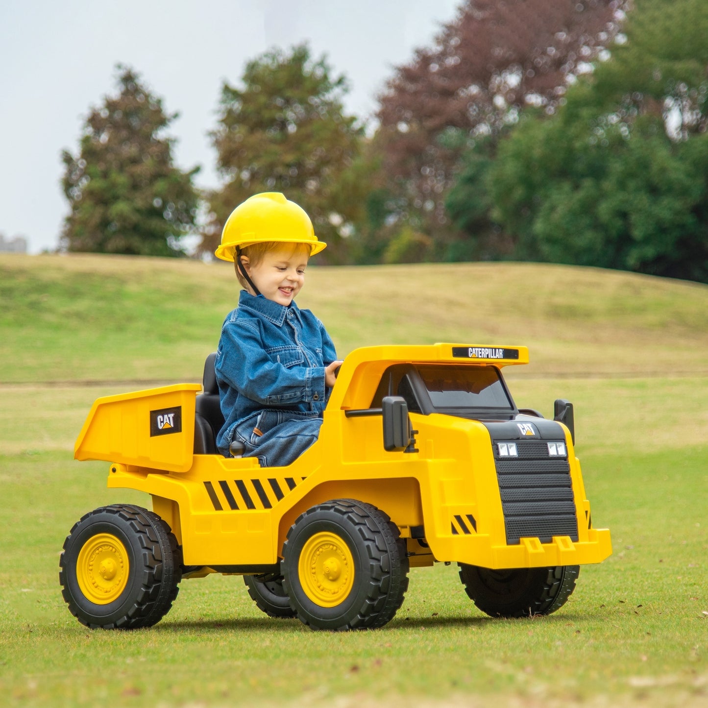 Qaba 12V Ride on Dump Truck with Parental Remote, Caterpillar Licensed Kids Excavator with Bucket, Shovel, Music, Loudspeaker, Headlights, Ride on Construction Vehicles for Ages 3-6, Yellow