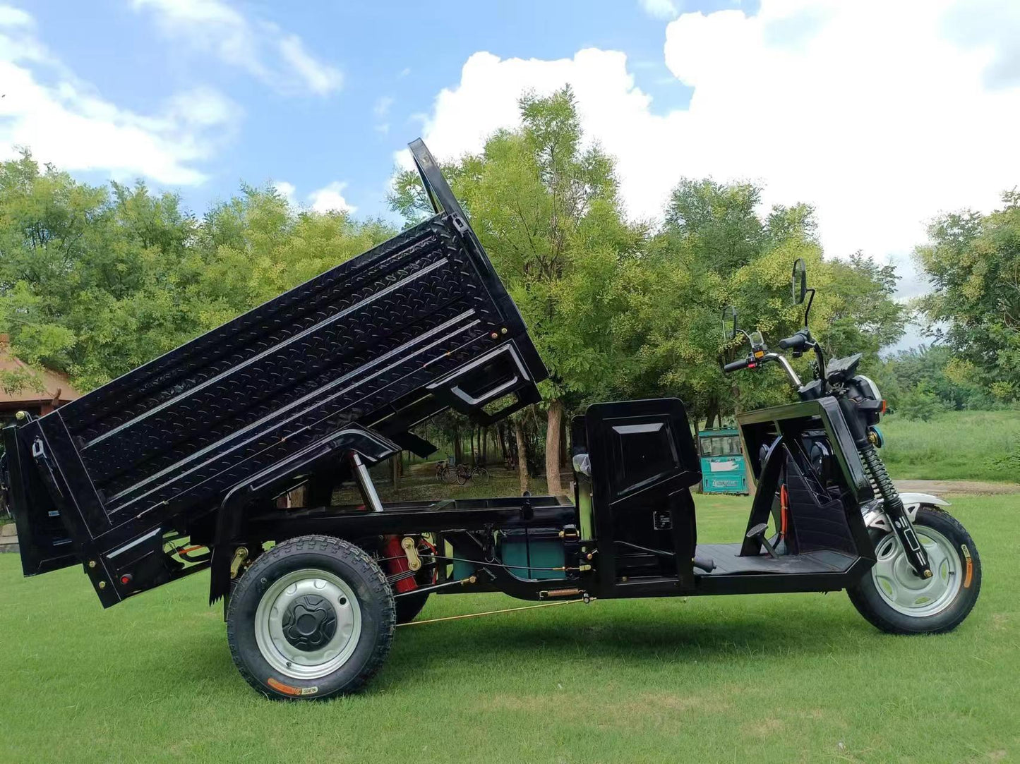 Electric Three Wheel 1.6m with Hydraulic Lifting Unit