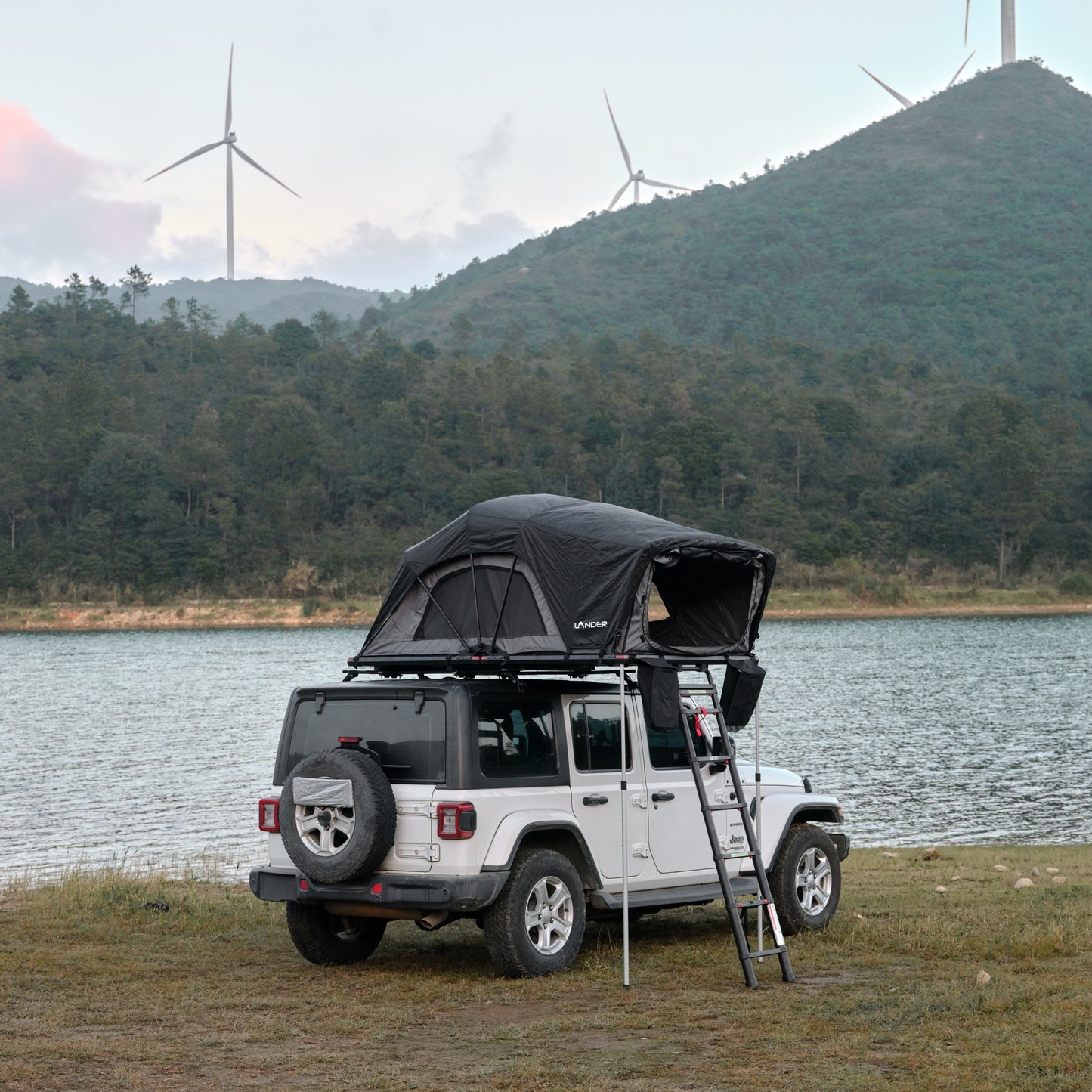 ILANDER Lite Cruiser Roof Top Tent 140cm, Entry level Overland Aluminium Fold Out Style Car Roof Tent for Sedan Van SUV Truck Camping Waterproof,Windproof ,Sturdy