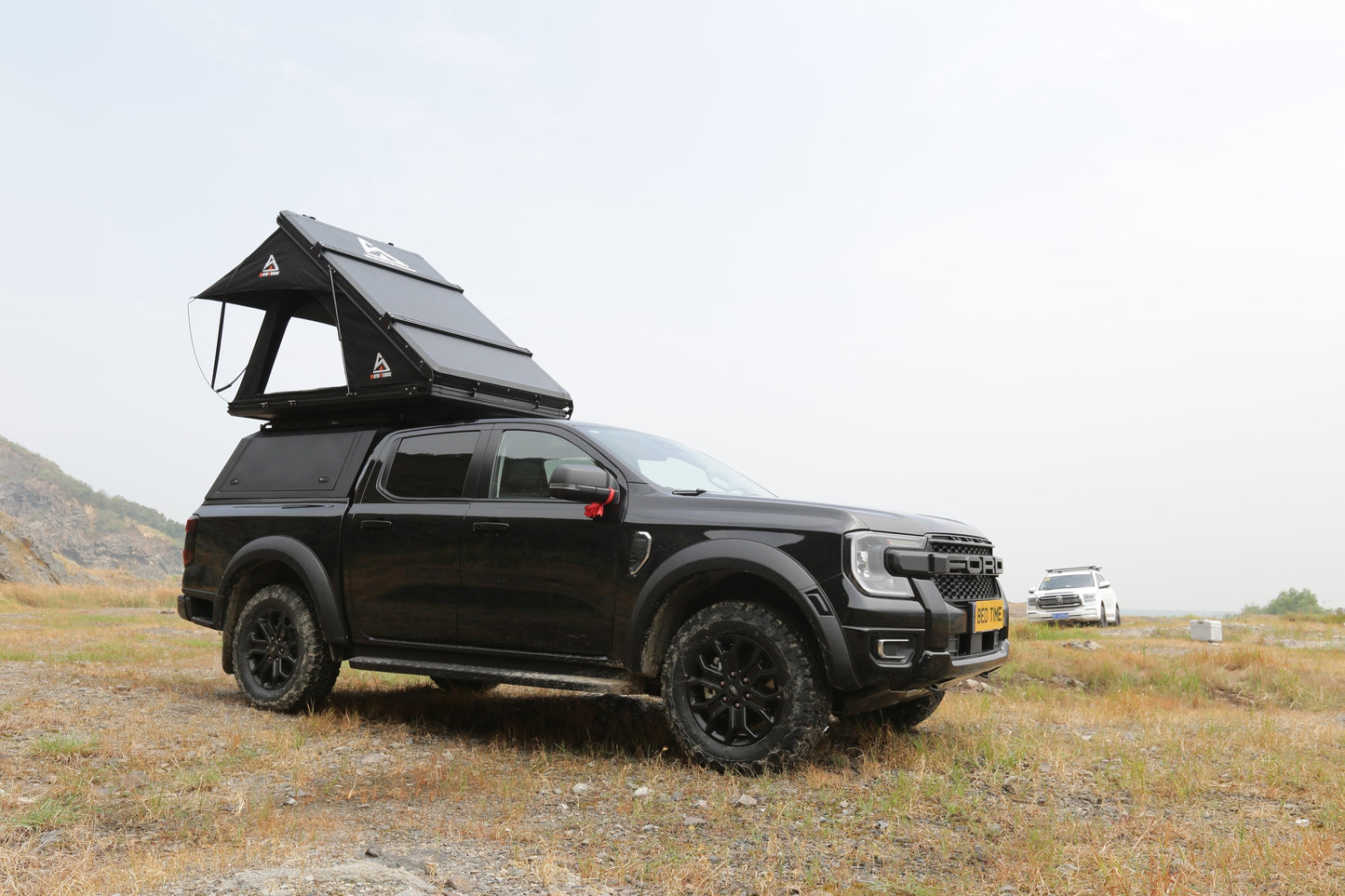 BEDTIME Hard Shell Rooftop Tent-Honeycomb aluminum,Hydraulic support,three second speed open,Roof rack,High rebound memory sponge mattress,Sturdy,Better ventilation For 2-3 people Car SUV Truck tent