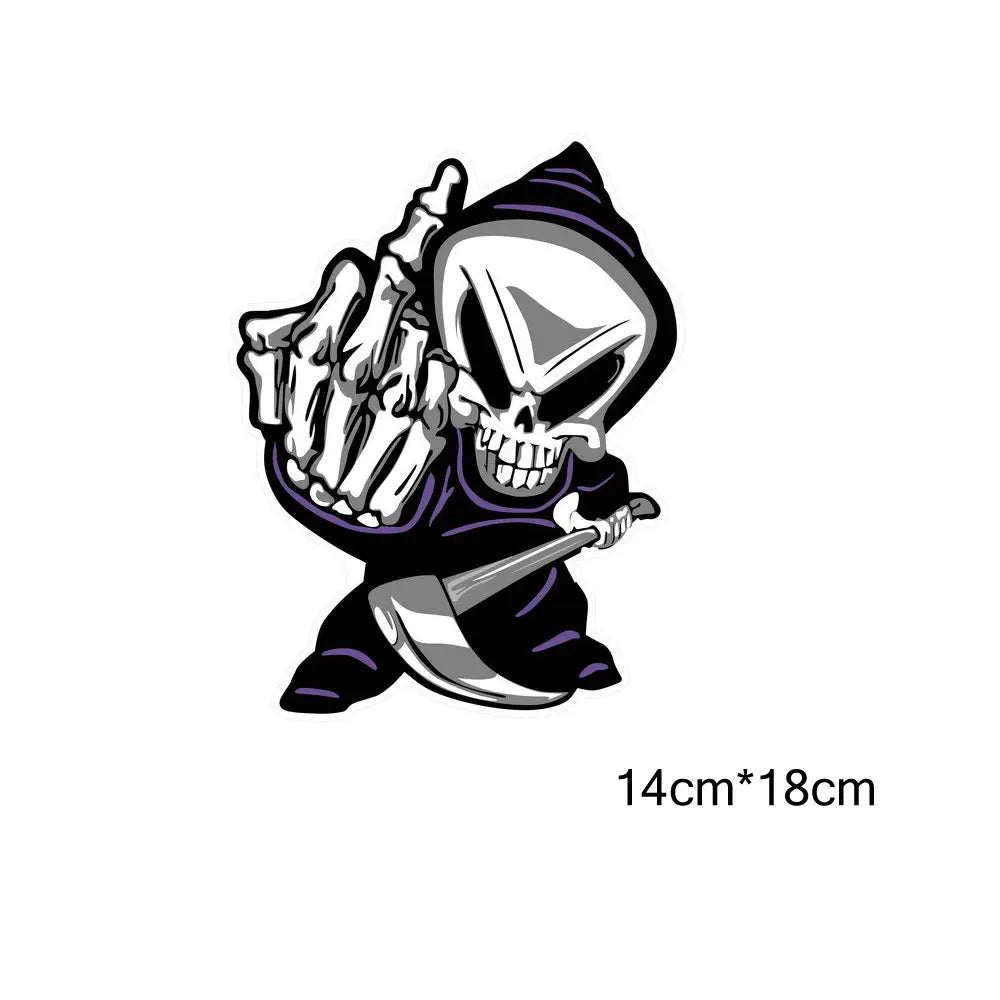 AUTCOAT 1Pcs 18*14cm Skull Middle Finger Funny Car Stickers Car Window Decorative Sticker Skull Decal for Car Decoration