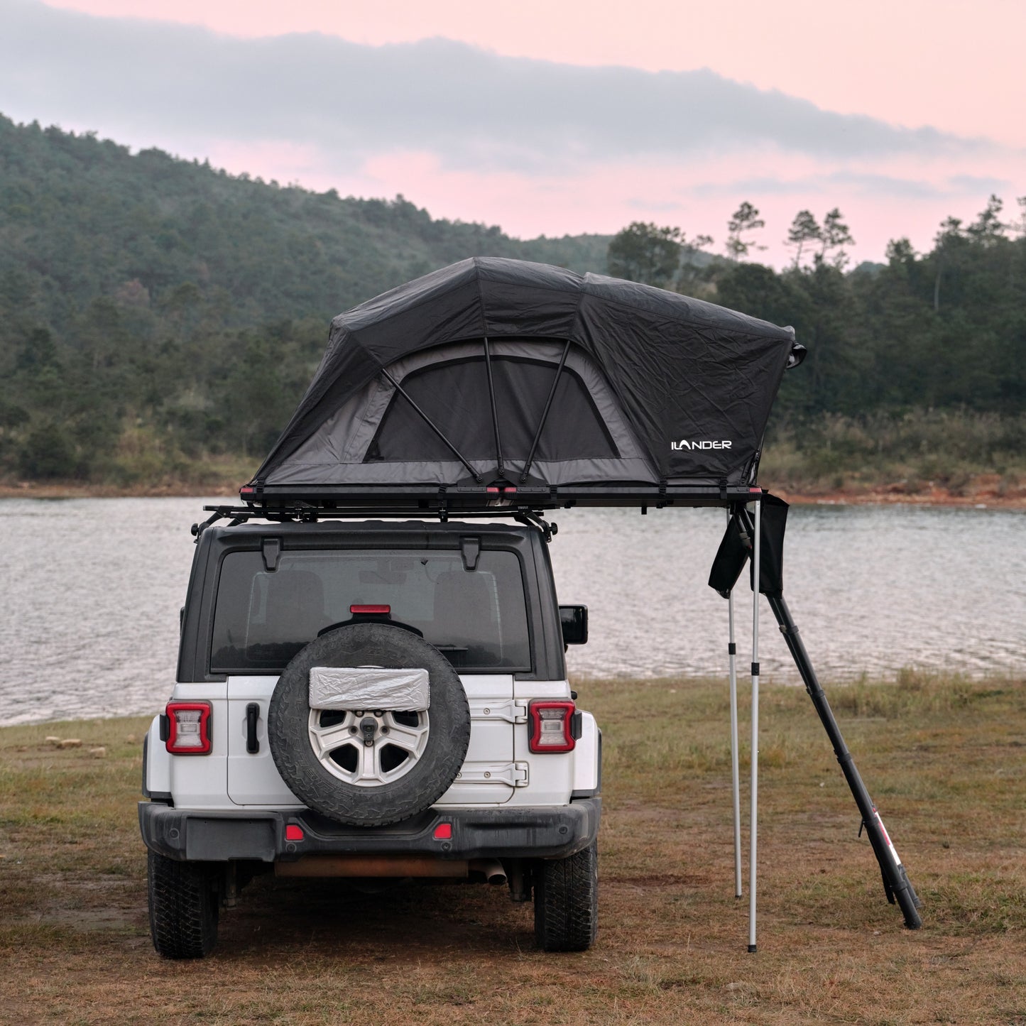 ILANDER Lite Cruiser Roof Top Tent 140cm, Entry level Overland Aluminium Fold Out Style Car Roof Tent for Sedan Van SUV Truck Camping Waterproof,Windproof ,Sturdy