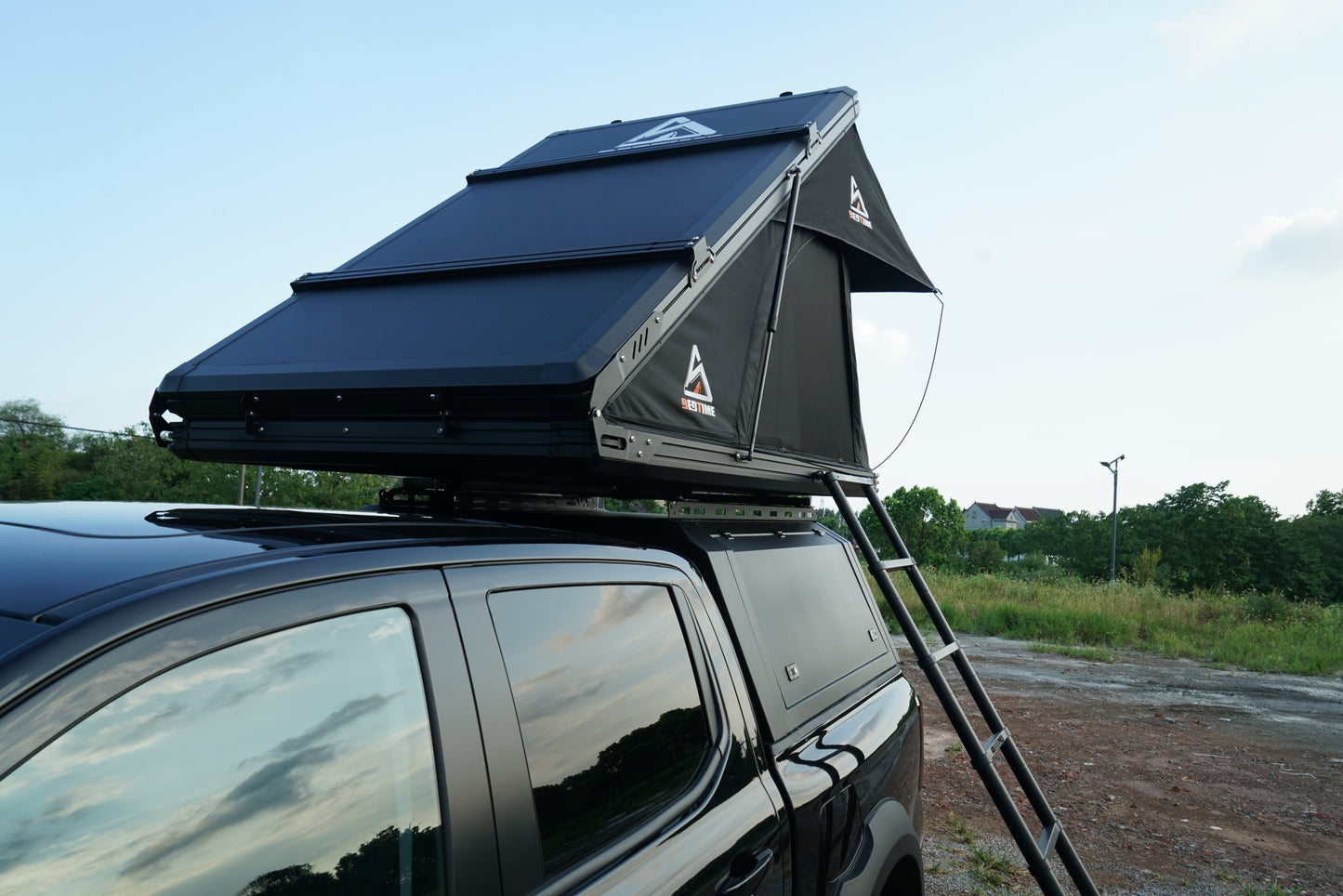 BEDTIME Hard Shell Rooftop Tent-Honeycomb aluminum,Hydraulic support,three second speed open,Roof rack,High rebound memory sponge mattress,Sturdy,Better ventilation For 2-3 people Car SUV Truck tent