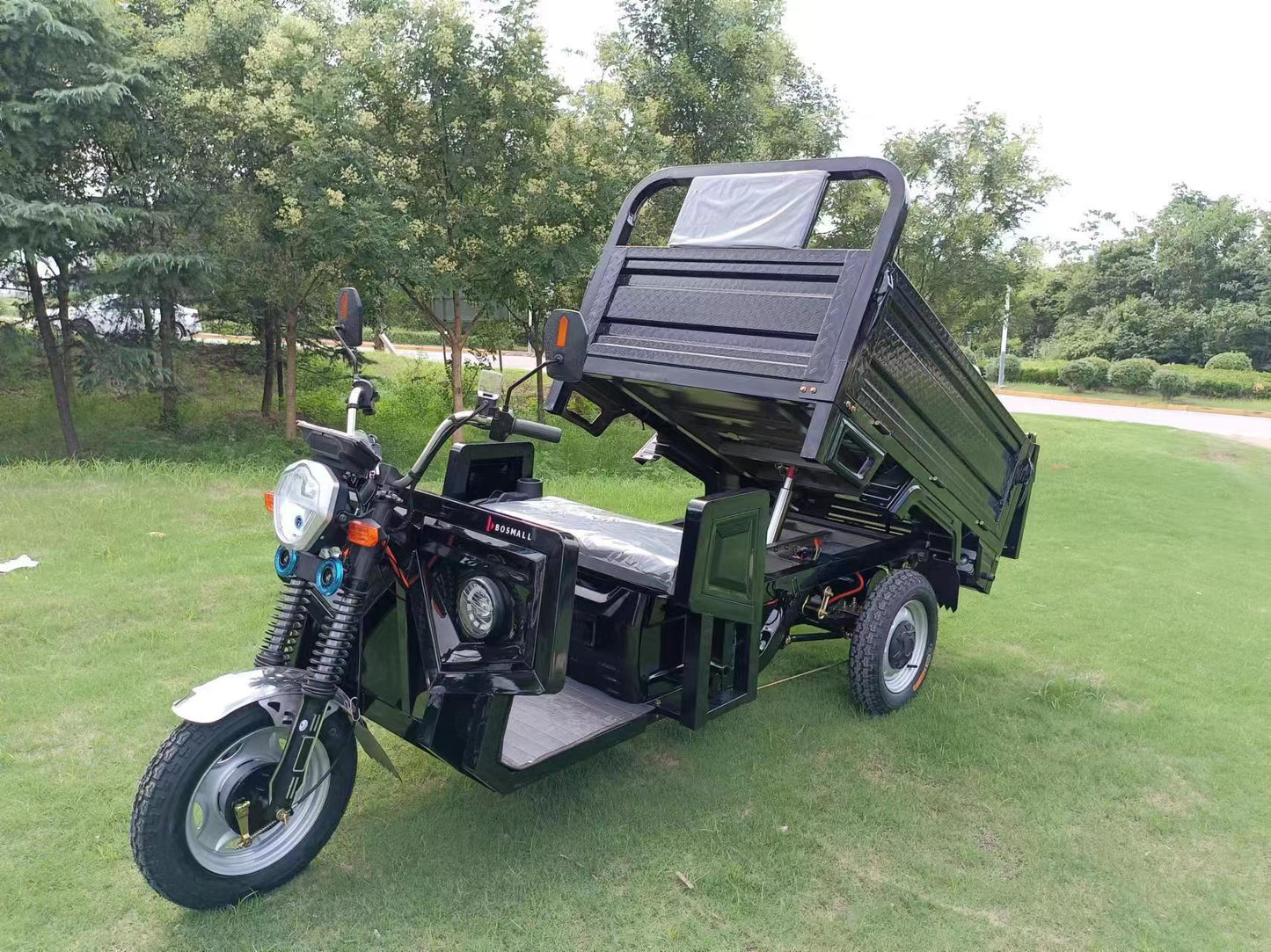 Electric Three Wheel 1.6m with Hydraulic Lifting Unit
