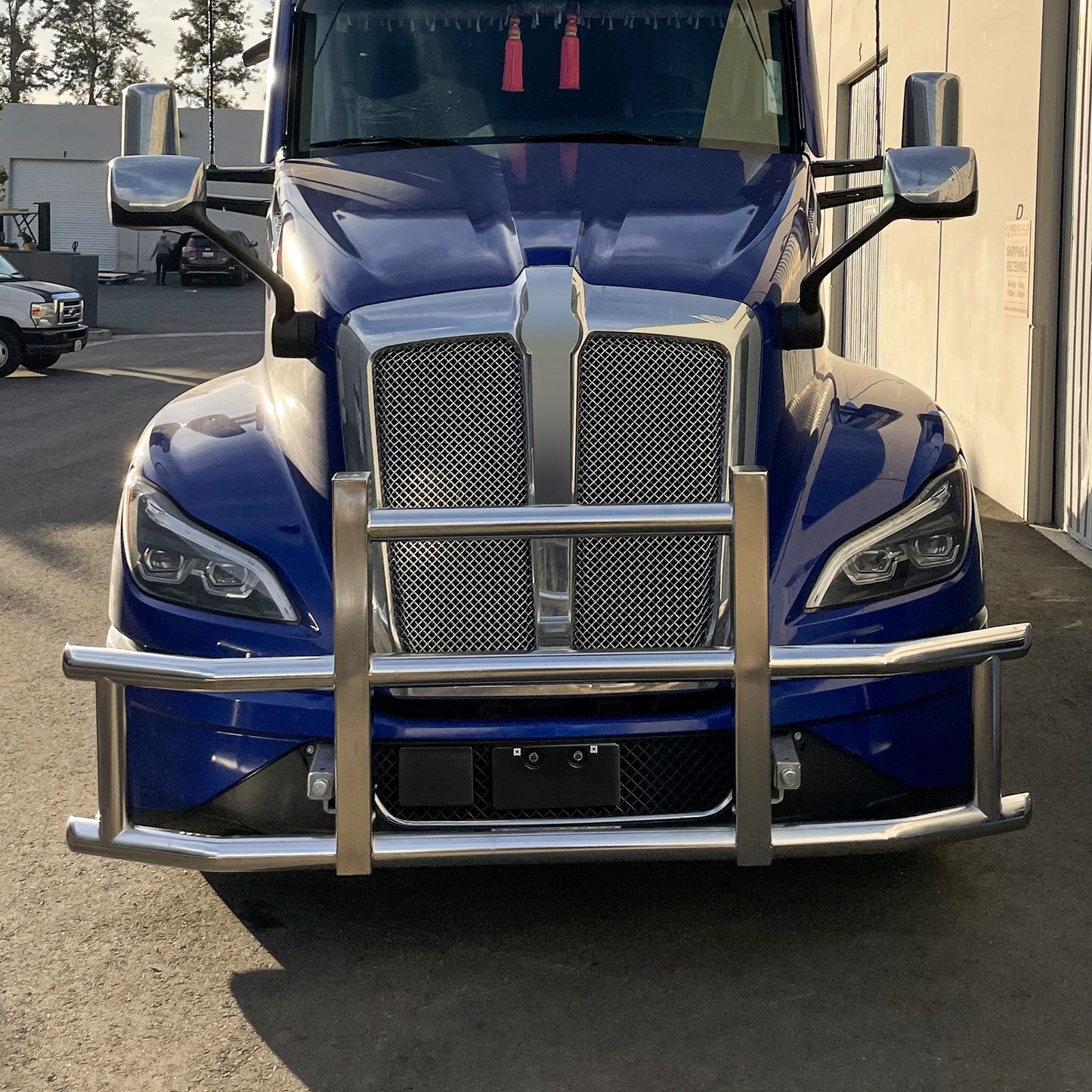 Stainless Steel Deer Guard Bumper for Kenworth T680 2022 with brackets