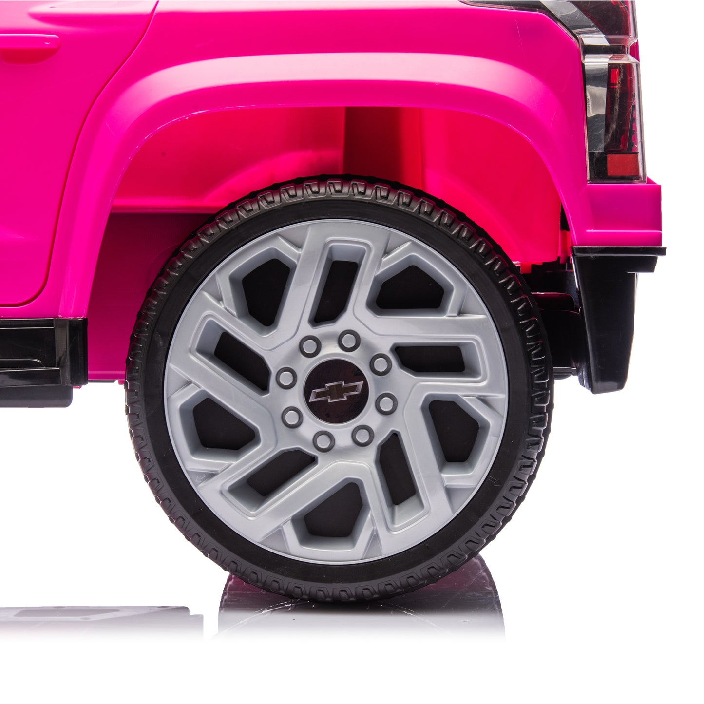 12V Kids Ride on Car W/Parents Control,Licensed Chevrolet Silverado,Four-wheel suspension,LED Lights,Bluetooth,music,USB,MP3,Power display,speeds 1.86-3.11MPH For kids aged 2-5.