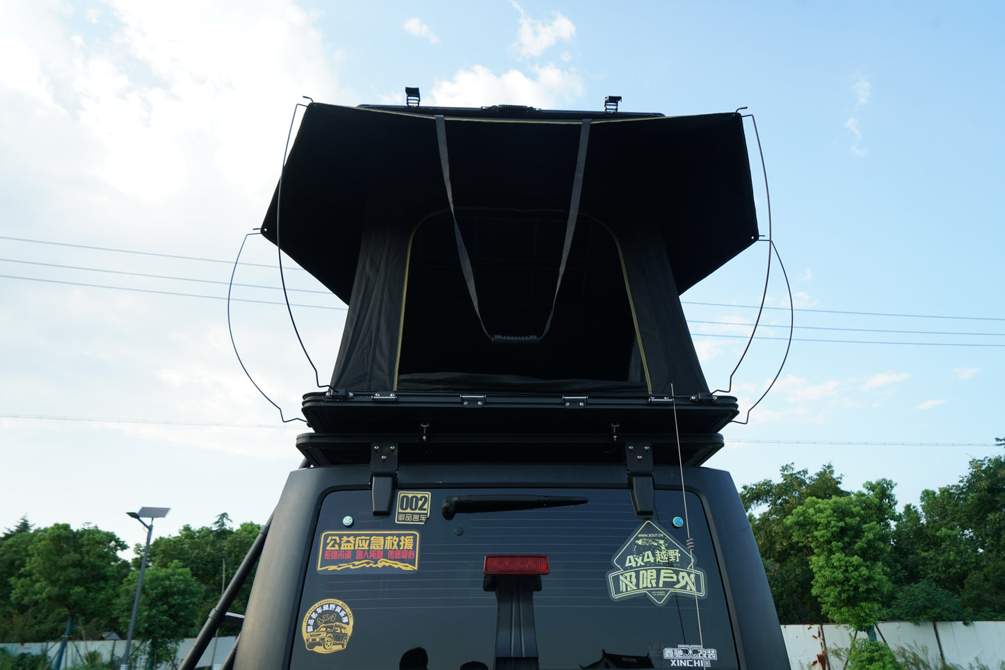 BEDTIME Hard Shell Rooftop Tent-Honeycomb aluminum,Hydraulic support,three second speed open,Roof rack,High sunscreen&water resistance Level,Sturdy,Better ventilation For 2-3 people Car SUV Truck tent