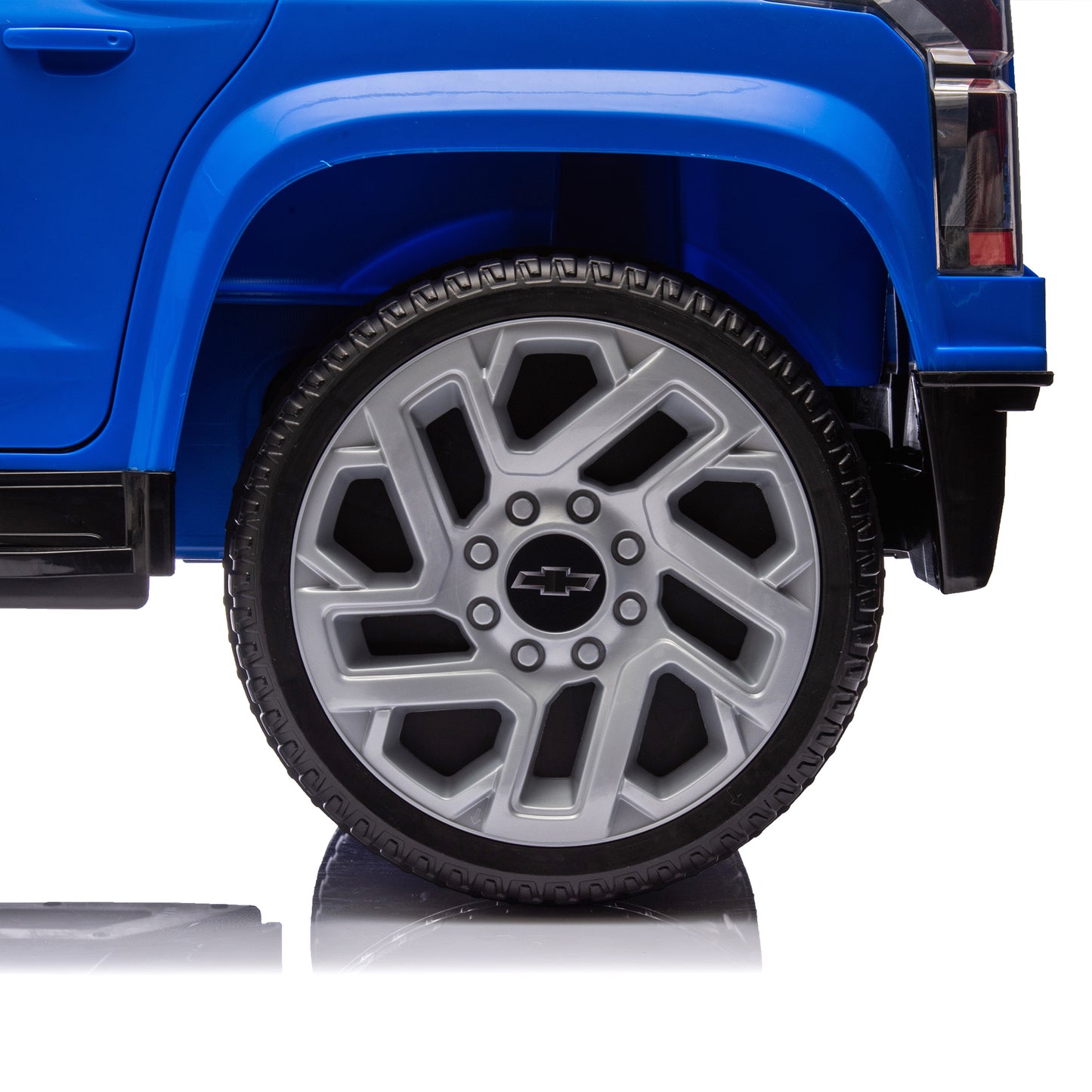 24V Kids Ride on Car W/Parents Control,Licensed Chevrolet Silverado,Four-wheel suspension,LED Lights,Bluetooth,music,USB,MP3,Power display,speeds 2.49-3.73MPH For kids aged 2-5.