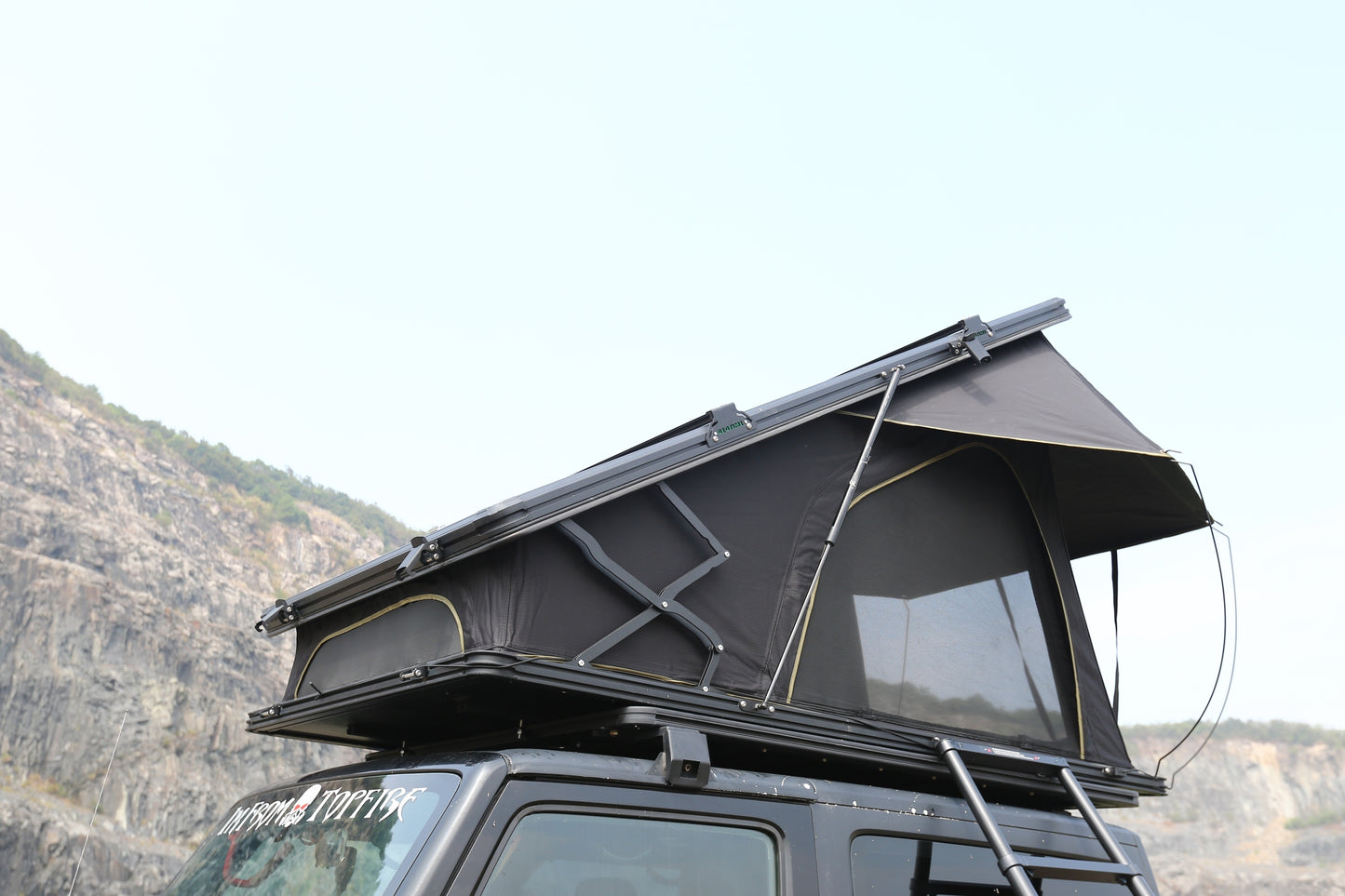 BEDTIME Hard Shell Rooftop Tent-Honeycomb aluminum,Hydraulic support,three second speed open,Roof rack,High sunscreen&water resistance Level,Sturdy,Better ventilation For 2-3 people Car SUV Truck tent
